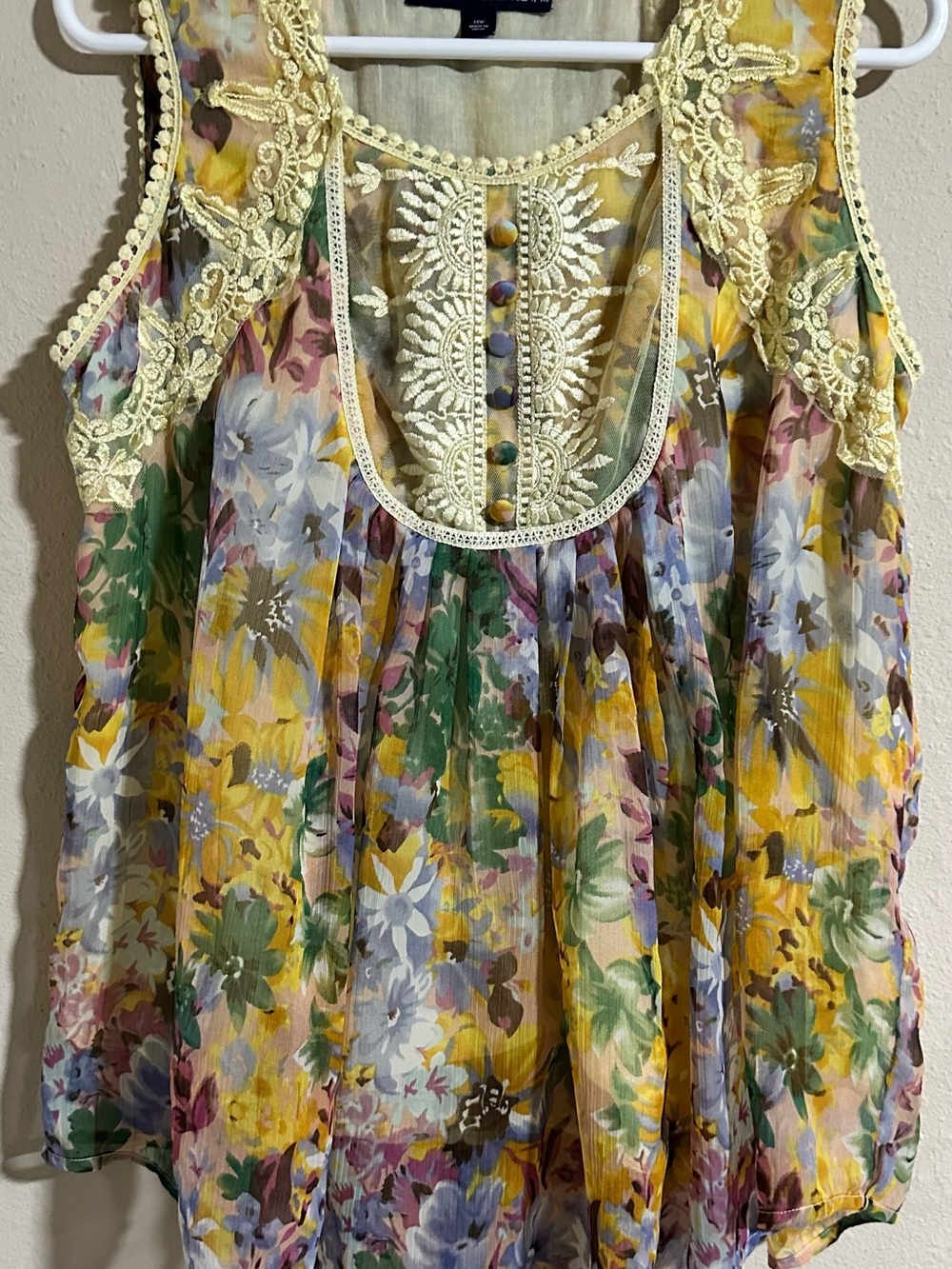Denim 24/7 Yellow Floral Lace-Trim Sleeveless Blouse
